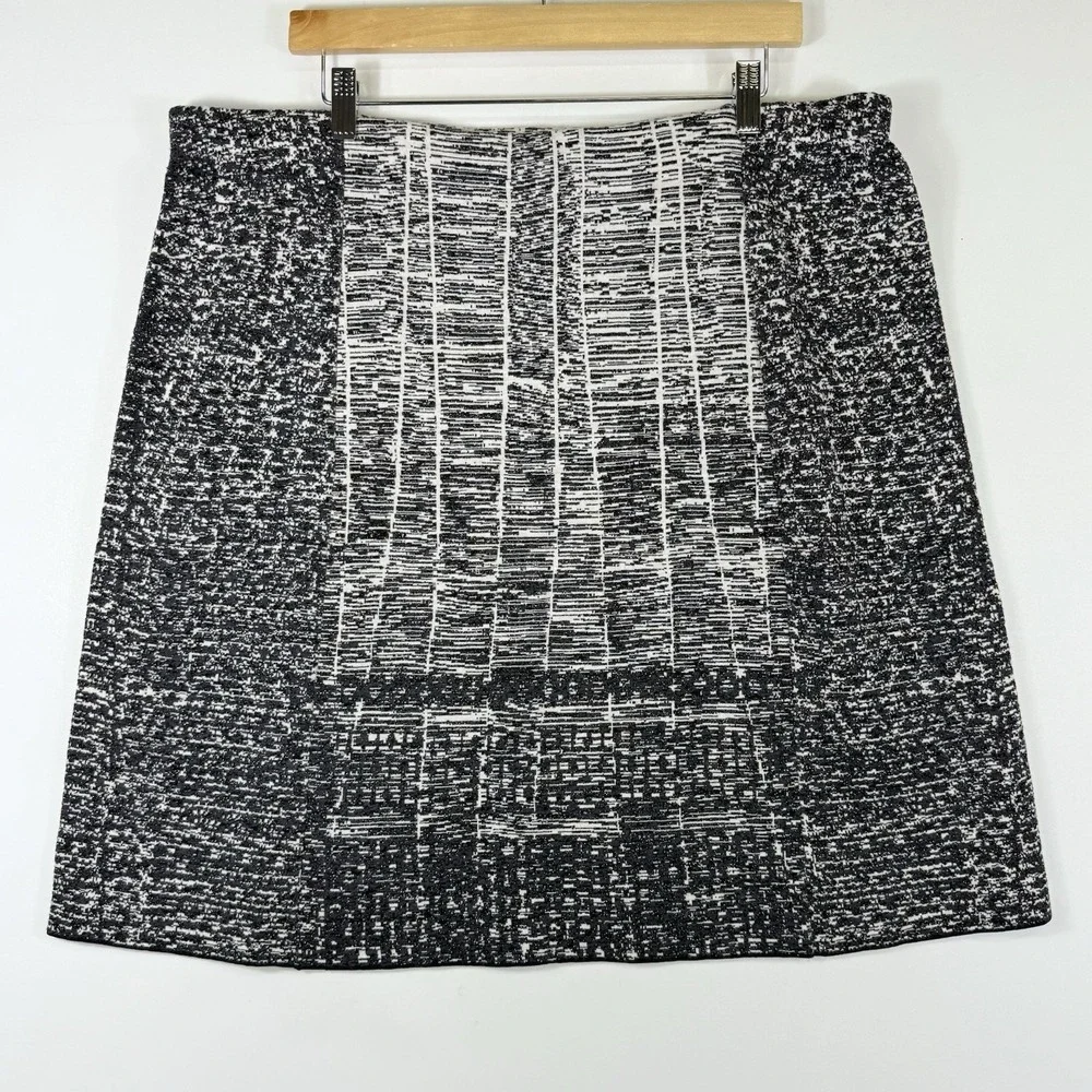 Nic + Zoe Mini Skirt Womens XL Black Cream Metallic Abstract Knit‎ Artsy Stretch